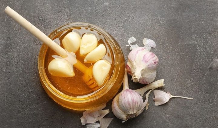 Health Benefits of Garlic and Honey Mixture