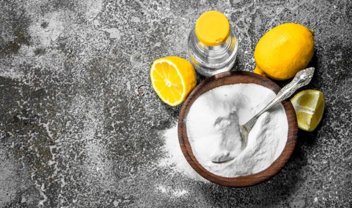 Baking Soda and Lemon for Bad Breath