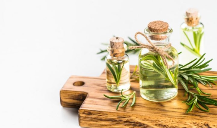Rosemary and Castor oil for Eyelashes Grow