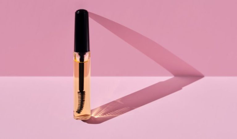 Vitamin E Oil For Eyebrows: Benefits & How To Uses It