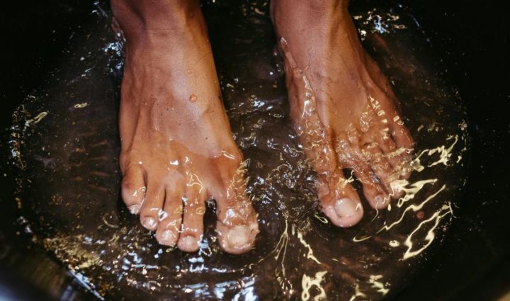 Apple Cider Vinegar Detox Foot Soak