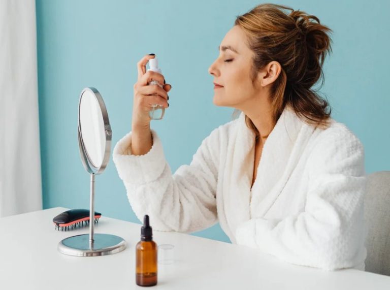 How Does Setting Spray Work