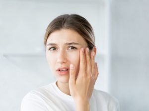 Treat Dry Skin Around the Eyes Naturally