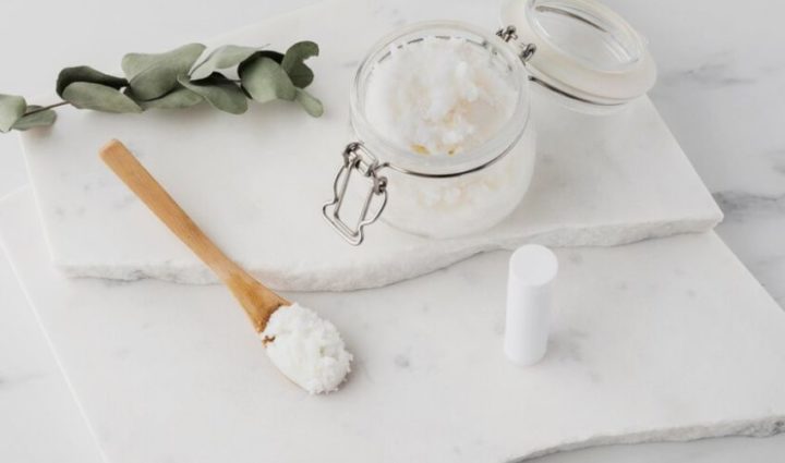 Why Vaseline-Based Lip Scrubs Are So Effective