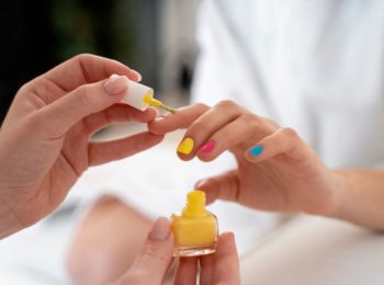6 Trendy Summer Nail Colors for Women Over 50 in 2025