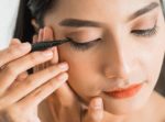 How to Apply Eyeliner for Round Eyes Flattering Techniques from the Pros