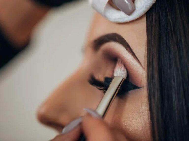 How to Apply Goth Makeup: A Simple Step-by-Step Tutorial for Beginners