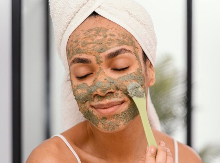 Homemade Face Masks to Shrink Pores Naturally: 3 DIY Recipes to Try