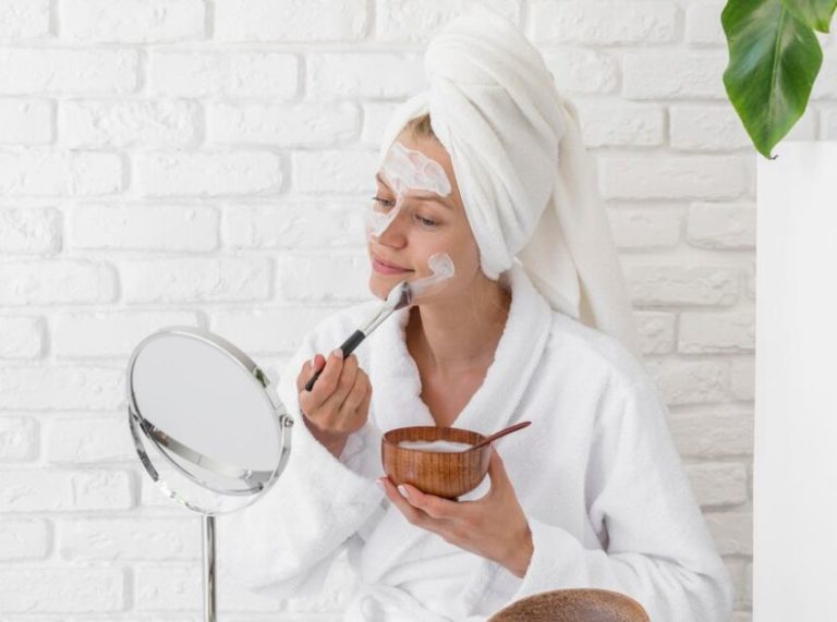 Homemade Face Masks to Soothe Irritated Skin Naturally: 3 Expert-Backed Recipes