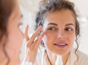 DIY Creams and Oils for Eye Puffiness and Wrinkles