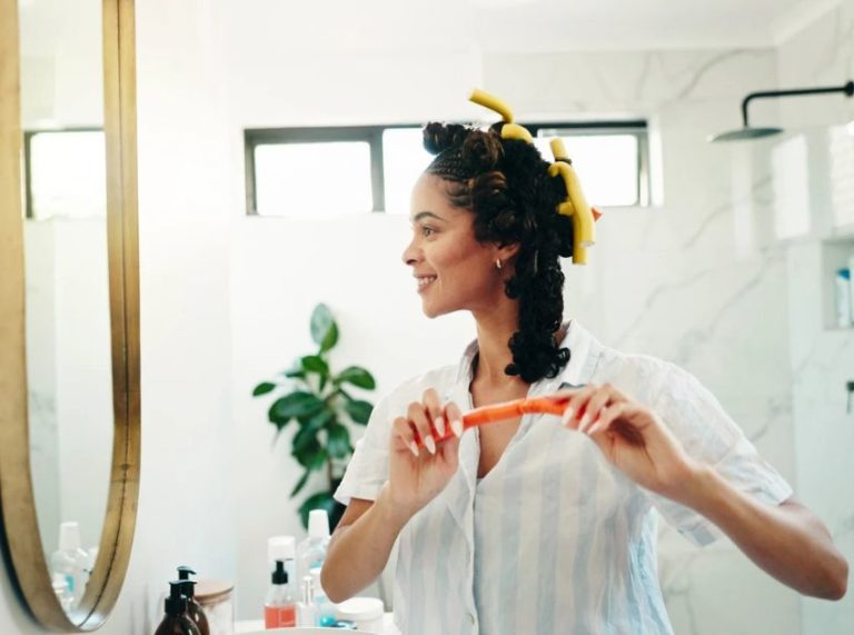 How to Do Heatless Curls for Damage-Free Waves | Glamour