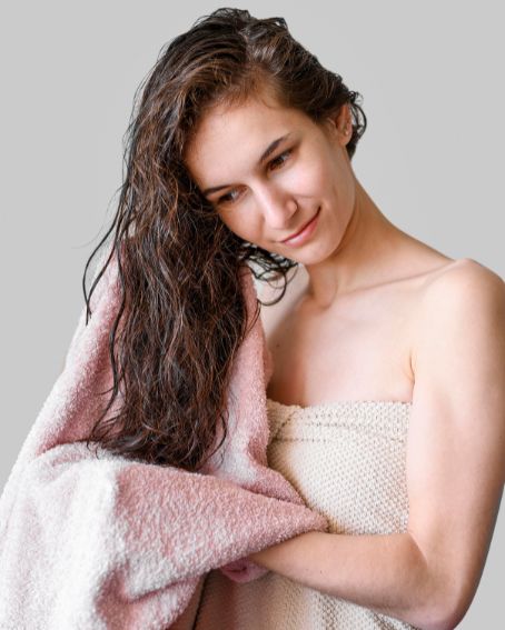 5 Things You Should Never Do to Damp Hair (and Why)