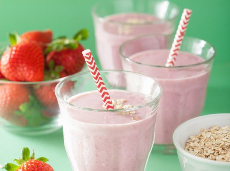 15 Best High-Protein Low-Calorie Smoothies for Energy & Weight Management
