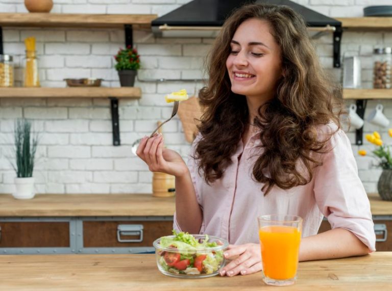 10 Healthy Snacks That Naturally Detox Your Body and Boost Energy