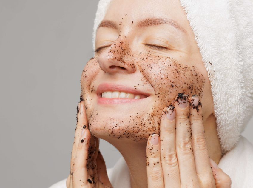 Coffee Masks To Close Open Pores On Face Benefits & DIY Recipes