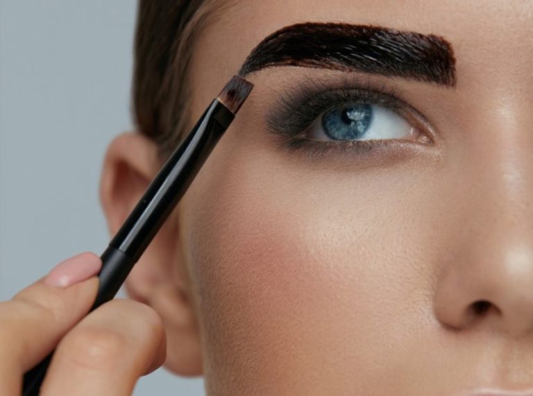 How to Naturally Dye Your Eyebrows at Home: A Step-by-Step Guide