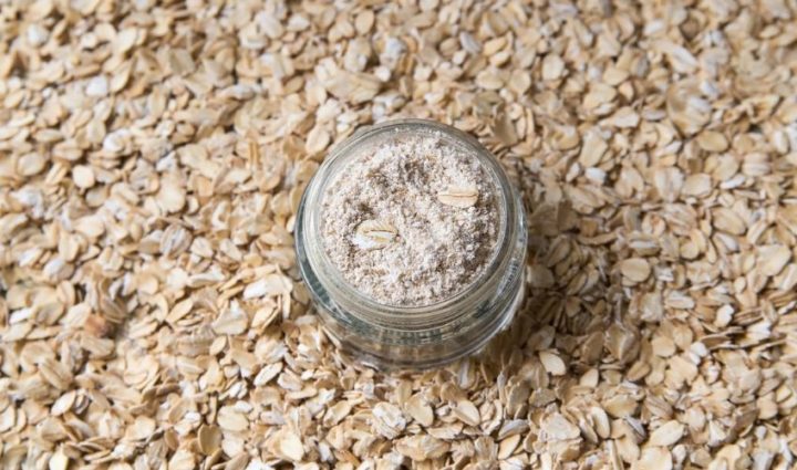 Oatmeal & Aloe Vera Soothing Scrub – The Gentle Glow Enhancer