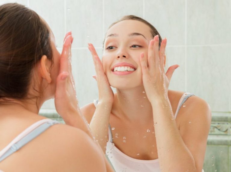 Homemade Face Washes for Oily, Dry, and Normal Skin: Natural Skincare Solutions