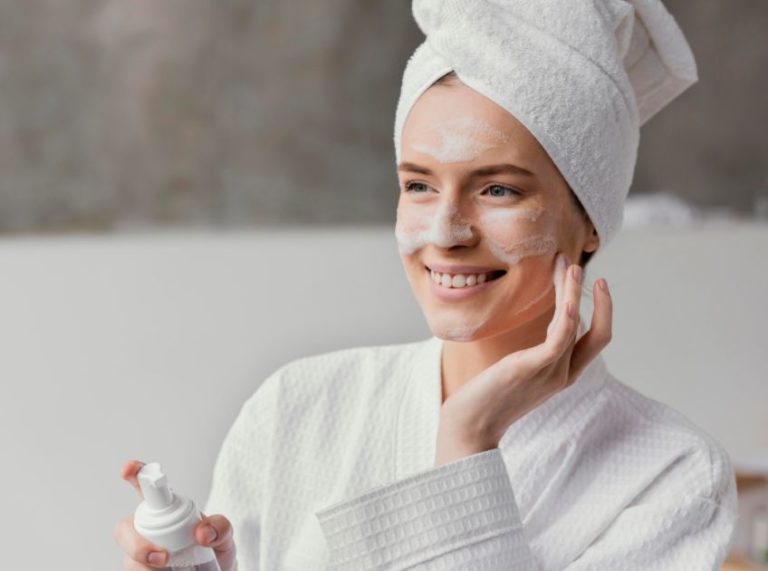 Homemade Face Cleansers For Dry Skin: DIY Recipes for Soft, Smooth Skin