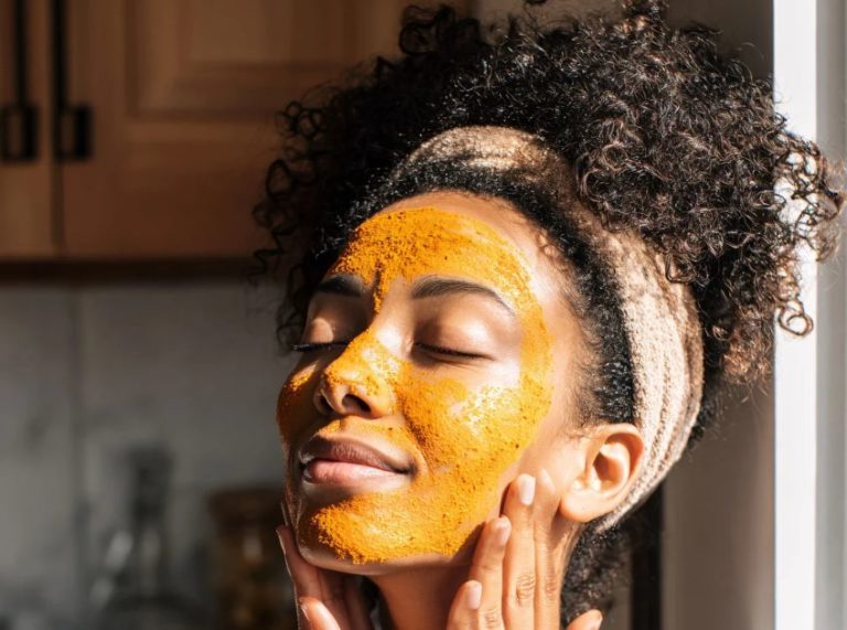 Homemade Turmeric Exfoliator for Sensitive Skin: Gentle Recipe and Benefits