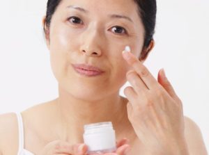 diy moisturiser for oily skin