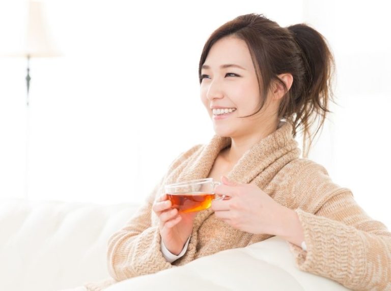 7 Best Teas to Soothe a Sore Throat Naturally