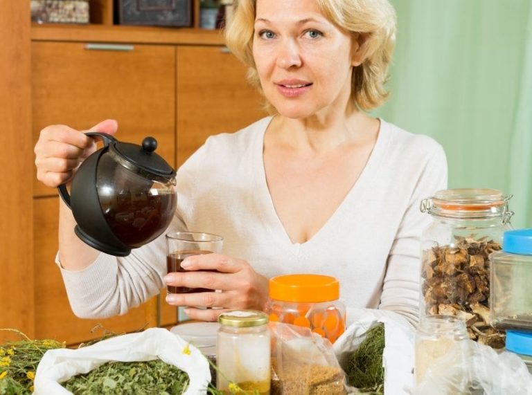 10 Best Teas to Relieve Menopause Symptoms