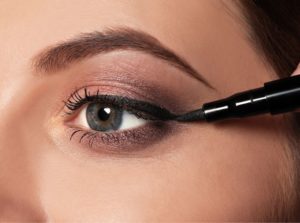 eyeliner hacks
