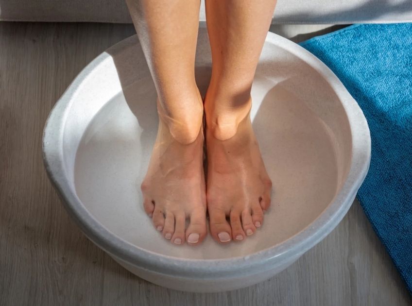 tea tree oil foot soak